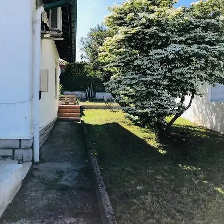 Le Petit Erromardie Apartment